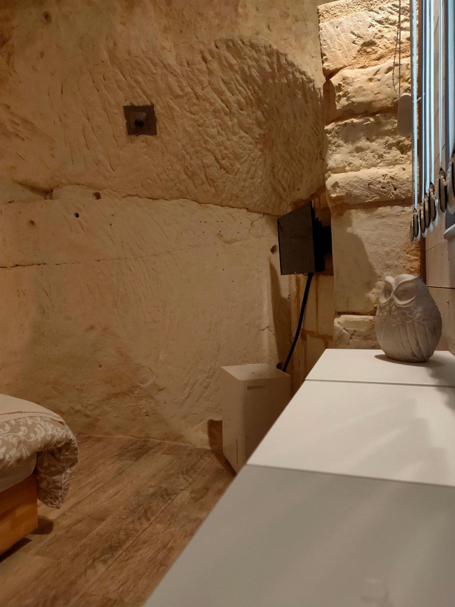 Les Troglos De Beaulieu Loches Bilik gambar